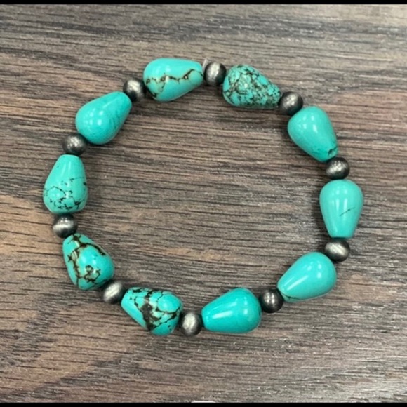 Isac Jewelry - Turquoise stretch bracelet. Boho, gypsy, western